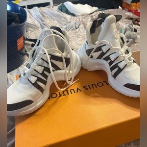 Louis Vuitton archlight sneakers worn 2xs too small after having my baby size 38